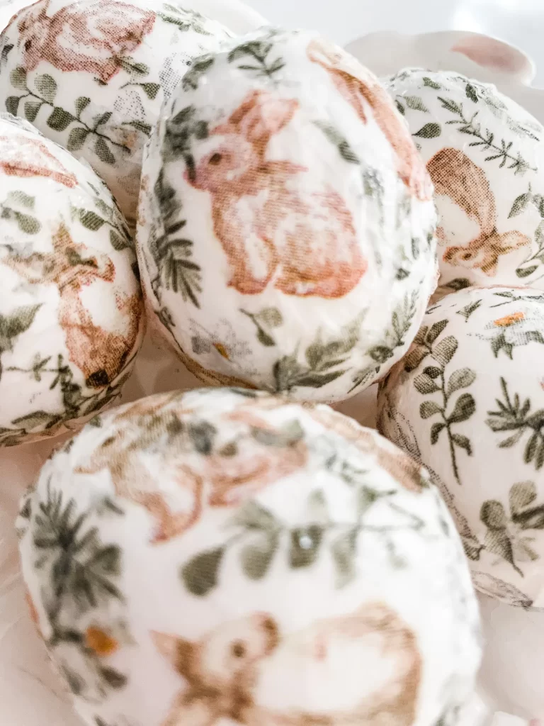 Decoupage Easter eggs for DIY spring decor