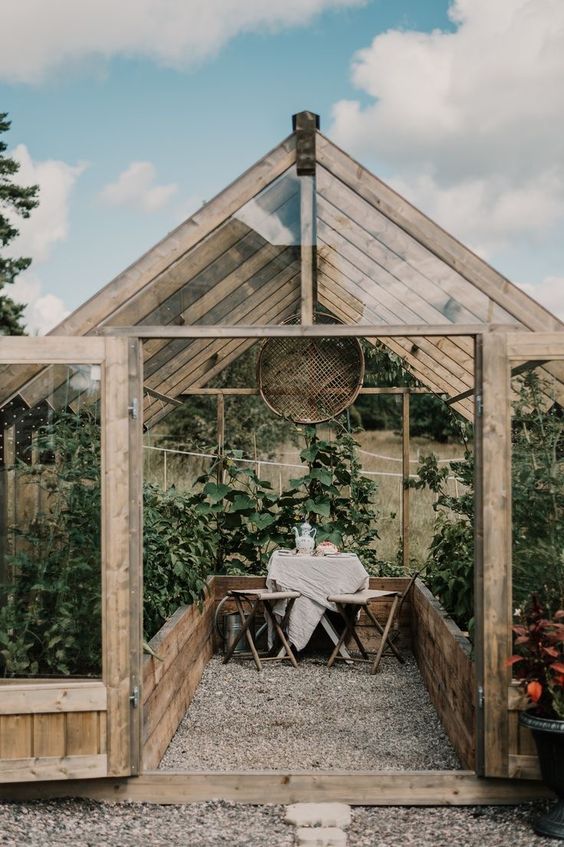 12 Stunning greenhouse ideas for your backyard dreams