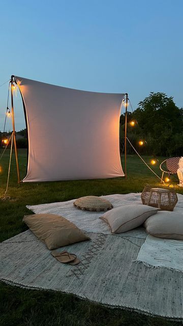 Outdoor projector 